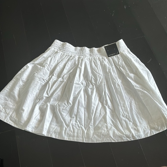 White skirt. New with tags on. - Picture 1 of 3
